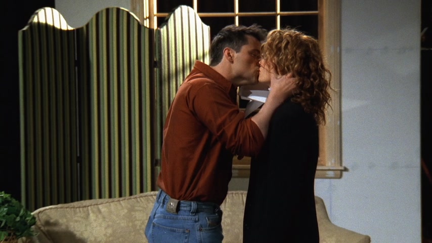 Эпизод с крошечной футболкой | Друзья | Сезон: 03 | Эпизод: 19